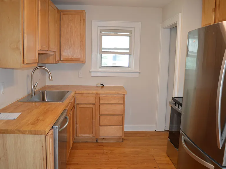 1612 Packers Ave — Photo 17