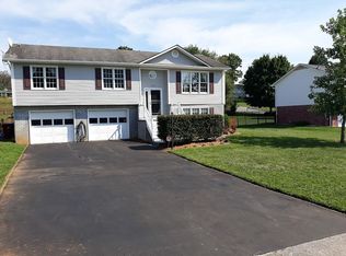 402 Brookwood Dr, Johnson City, TN 37615