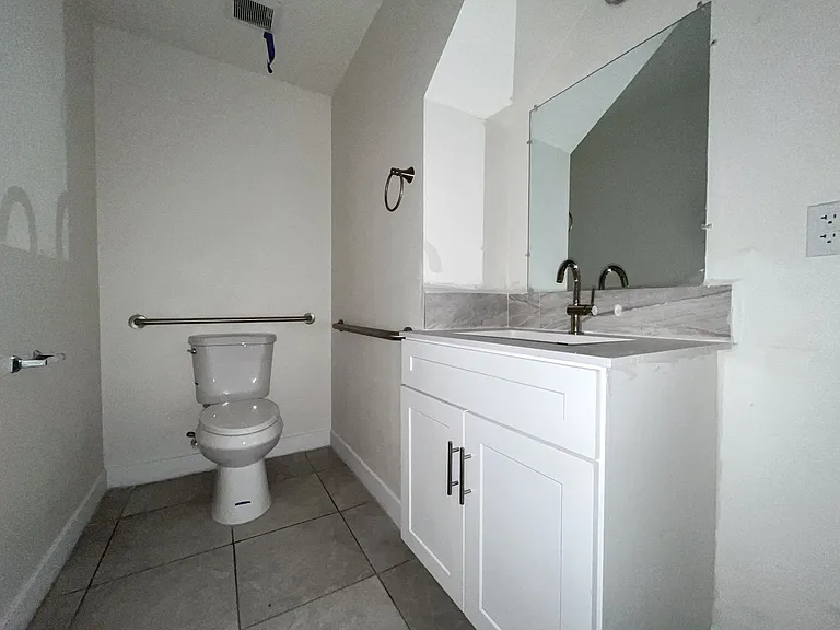 5017 Clara St — Photo 22