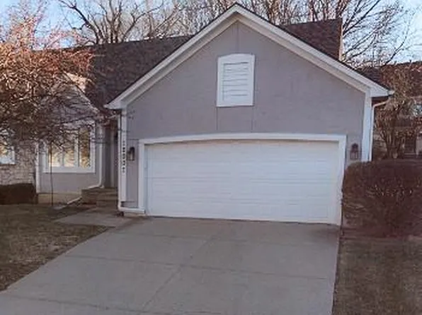 12007 Hayes St, Overland Park, KS 66213