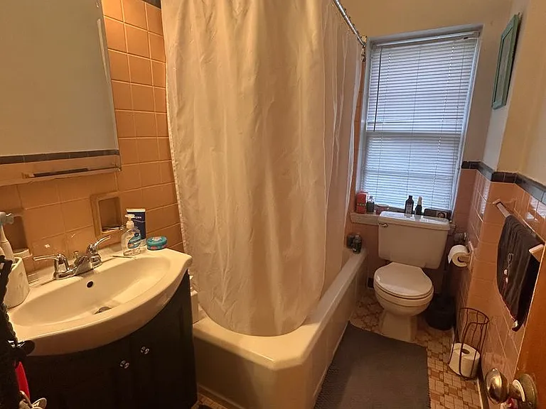 5425-33 W Martin Dr — Photo 15