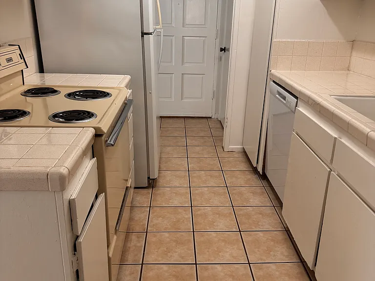 203 Montana Ave #101 — Photo 6