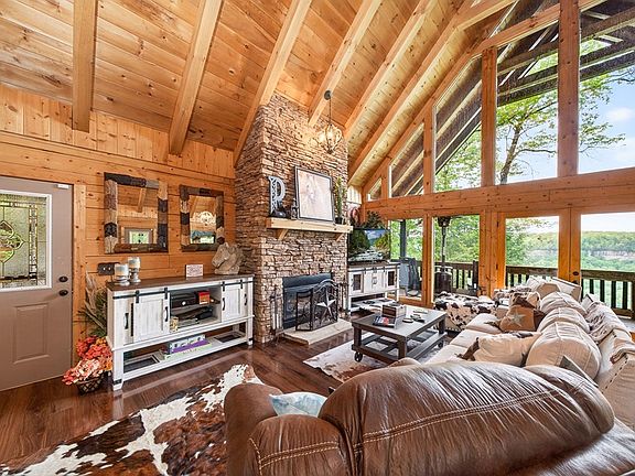 5th image of 1131 Grandview Way