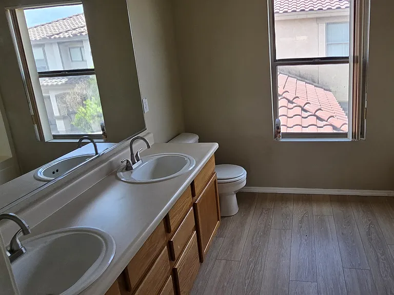 2369 E 35th Ave — Photo 23