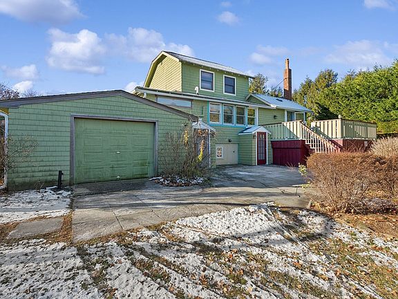 2nd image of 127 Inlet Rd W