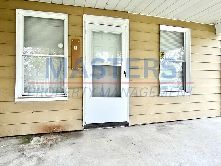 2563 Foraker Ave — Photo 36