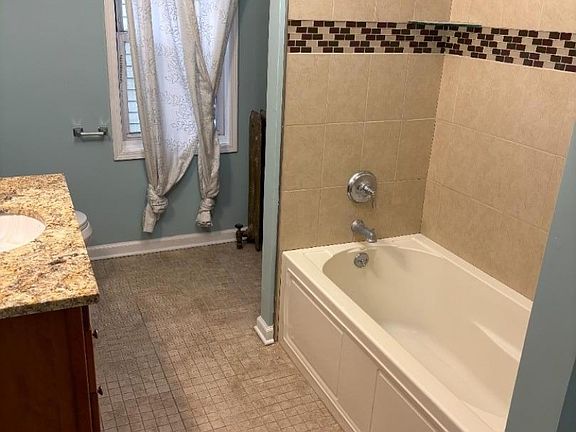 3rd image of 160 N 16th St