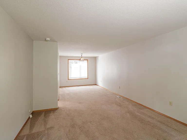 15709 NE 12th Way — Photo 7