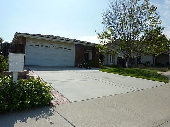 2nd image of 2089 Viking Dr