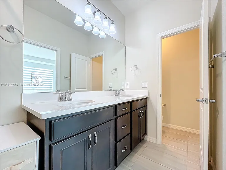 5040 Eucalyptus Dr #2 — Photo 31