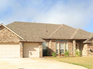 813 W Windmill Ct, Mustang, OK 73064