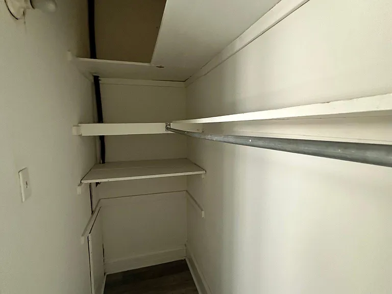 302 S 12th St #402 — Photo 5