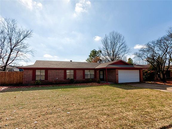 3rd image of 2124 Natchez Dr