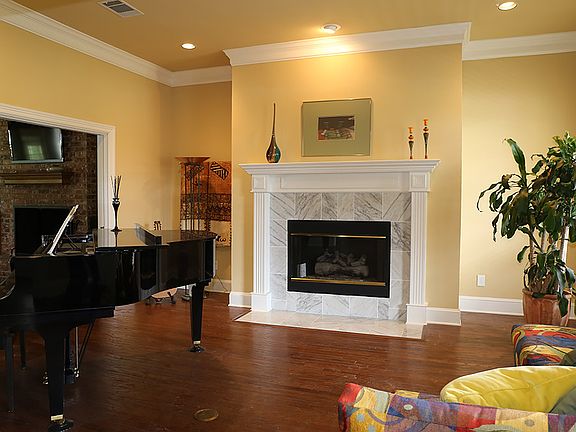 4th image of 240 Green Oaks Dr