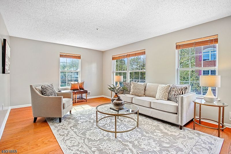 1st image of 32 Krueger Ct