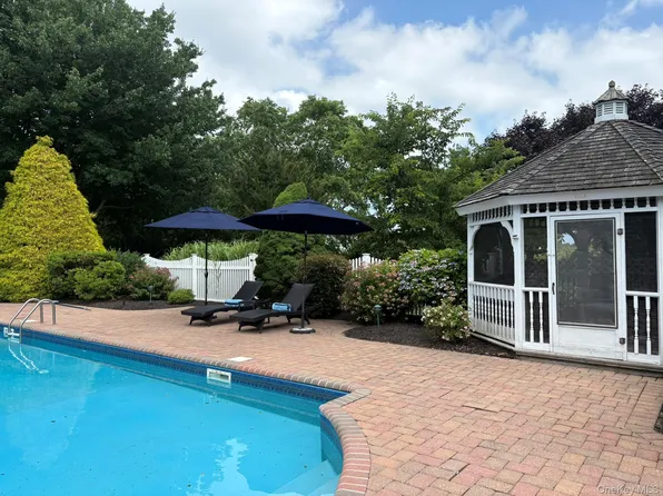 365 Chablis Path, Southold, NY 11971