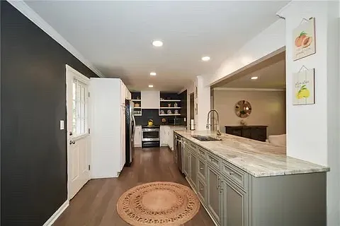 Vanguard Cir SW — Photo 21