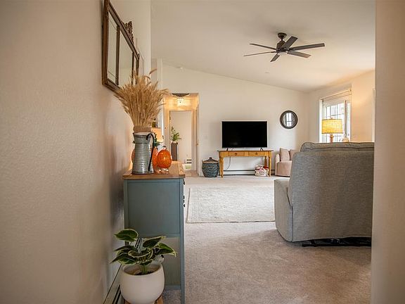 2nd image of 1660 Rhine Court