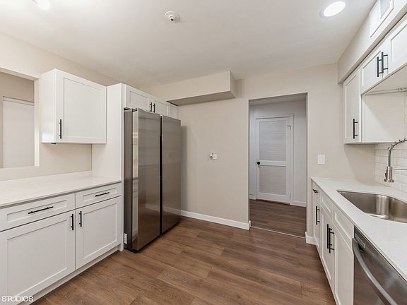 4th image of 5500 Carriageway Dr APT 206C