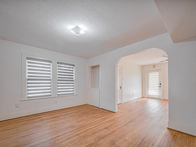 1614 Ridgewood St — Photo 7