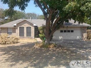 501 W Robin Ct, Desoto, TX 75115