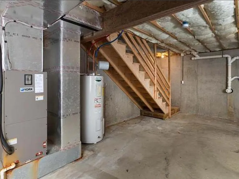 1711 Evergreen Rd — Photo 17