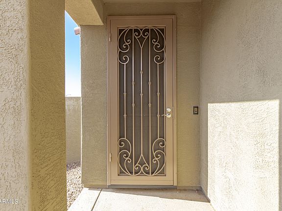 3rd image of 462 W TAMARACK Drive