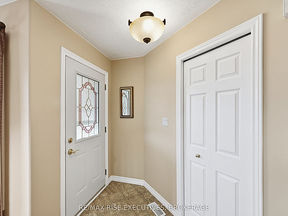3rd image of 176 Macdougall Dr