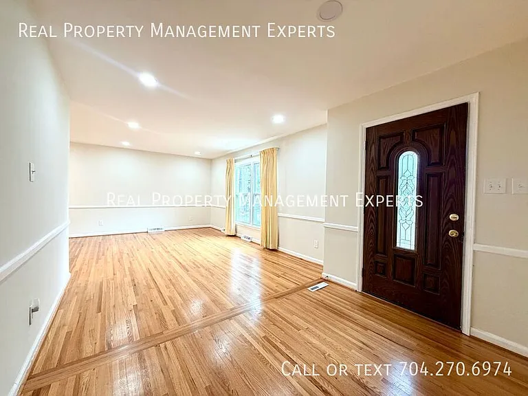 4017 Tamerlane — Photo 8
