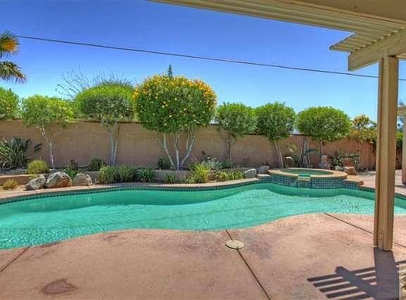 3rd image of 79685 Kingston Dr