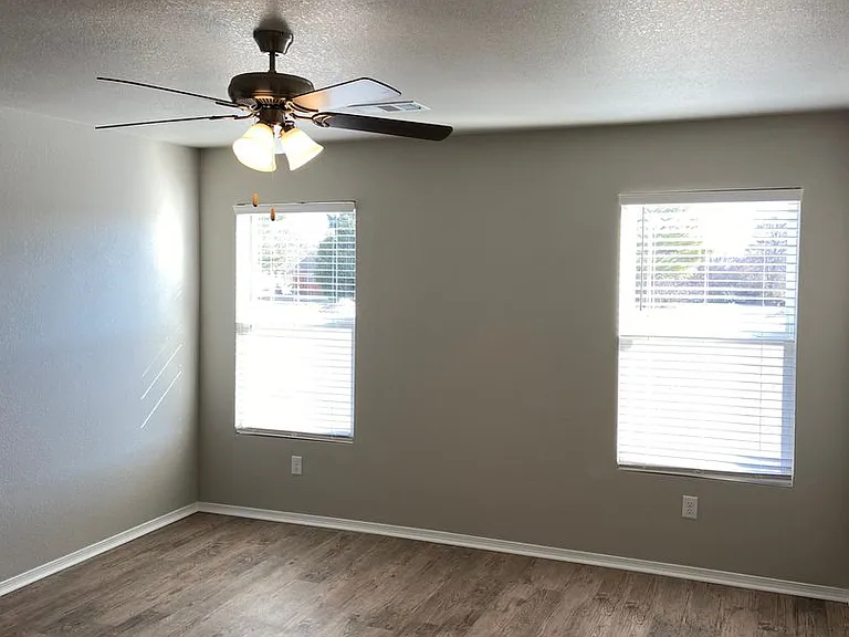 3812 Travers Ln — Photo 7