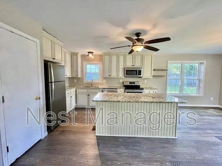5651 Dodge Dr — Photo 10