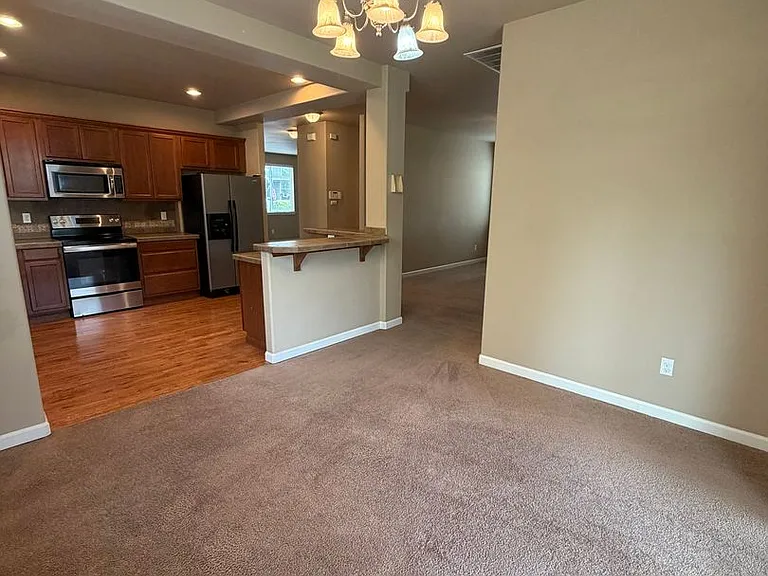 1415 Grindstone Dr SE — Photo 9