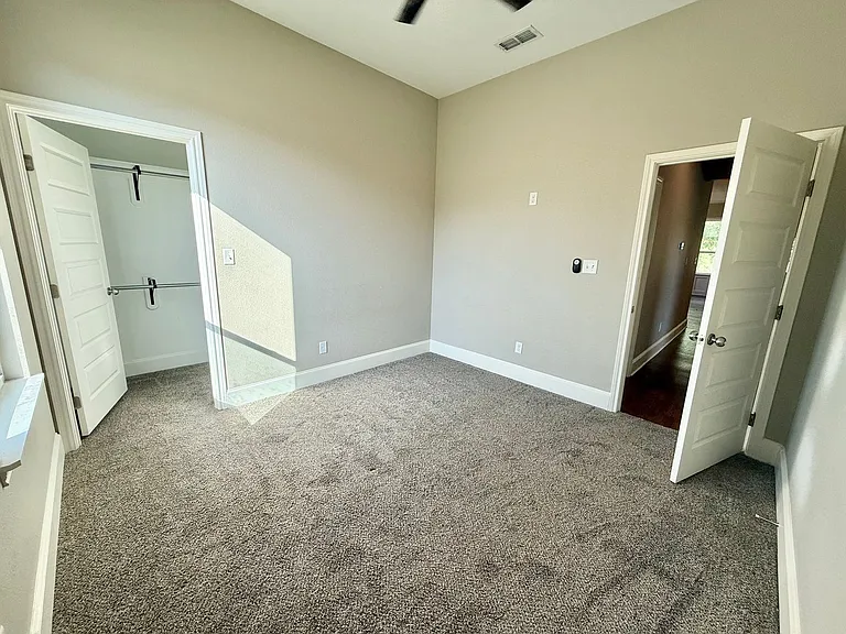 1037 Stagecoach Bnd — Photo 22