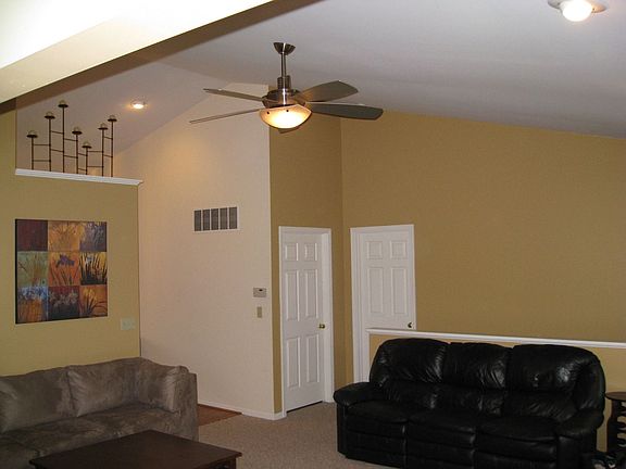 Large Vaulted Great Room
