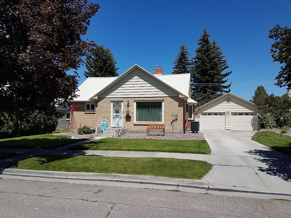 1st image of 235 E 18th St