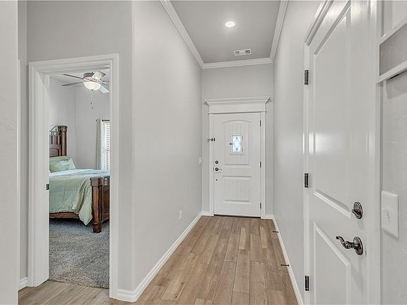 4th image of 624 Red River Dr