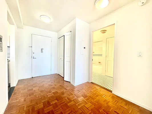 Rented by Addison Property Group | media 4