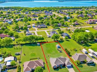 1015 Meadow Hill Dr, Lavon, TX 75166