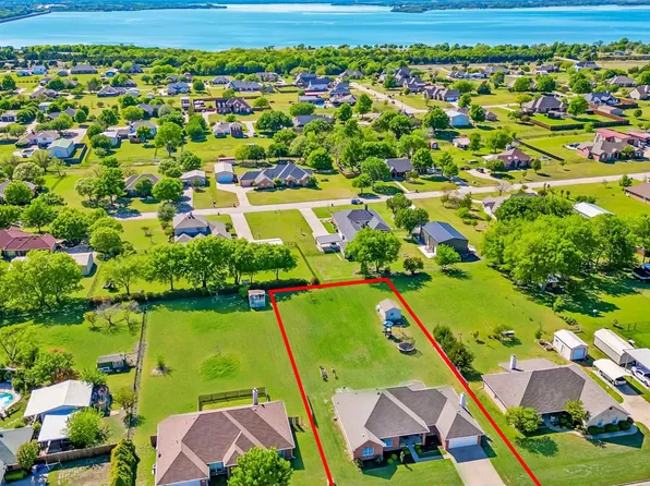 1015 Meadow Hill Dr, Lavon, TX 75166