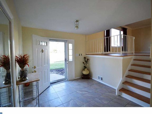 3rd image of 27 Lawnside Dr