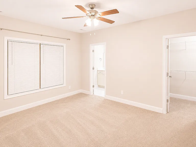 547 Southern Cross Dr — Photo 8