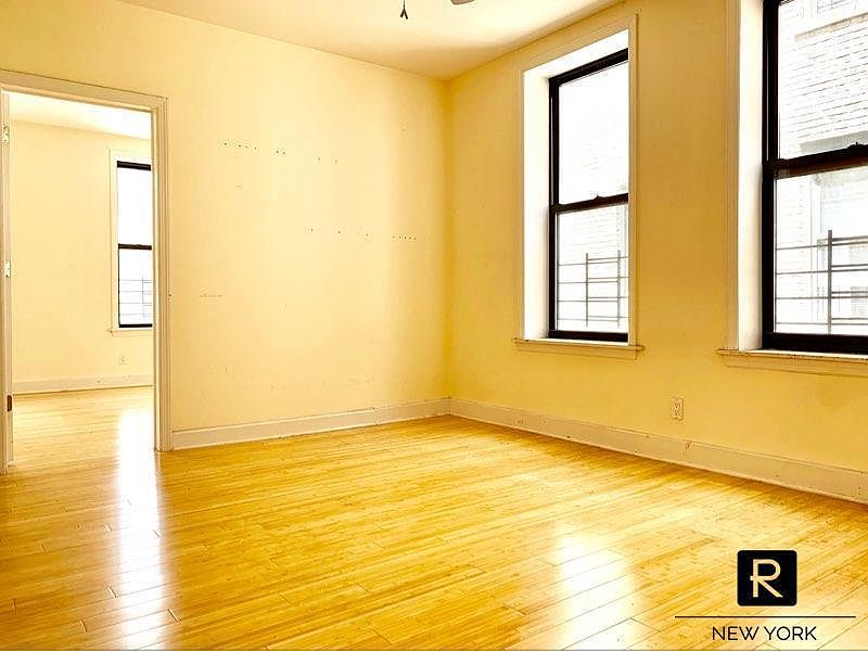 1st image of 76 Saint Nicholas Pl APT 41