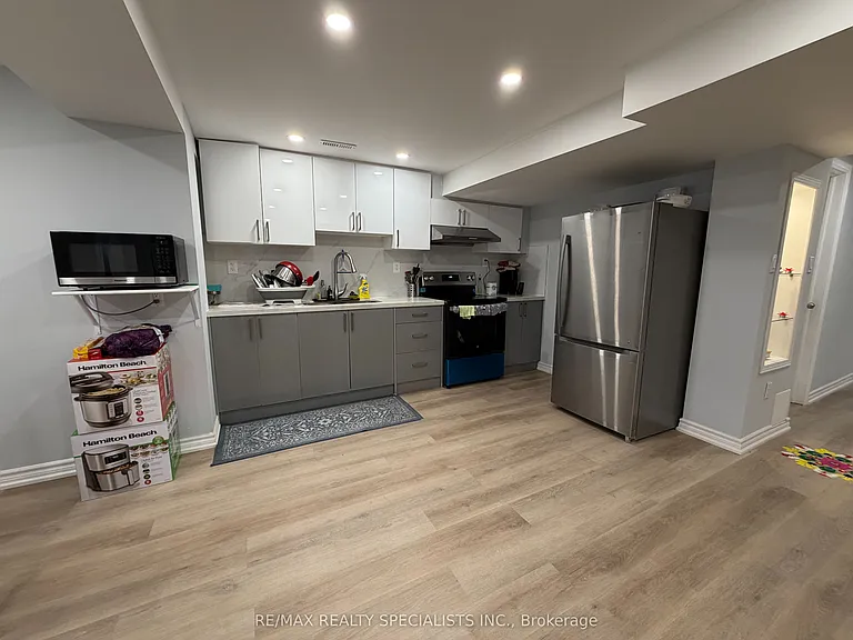 934 Boyer Blvd #BASEMENT — Photo 16
