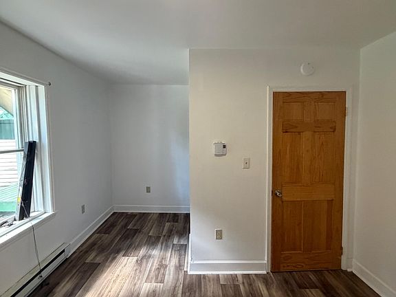 3rd image of 117-119 N College St #1