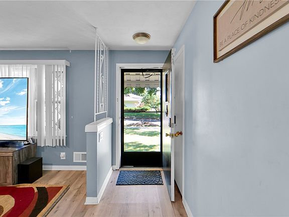 3rd image of 163 Fleetwood Dr