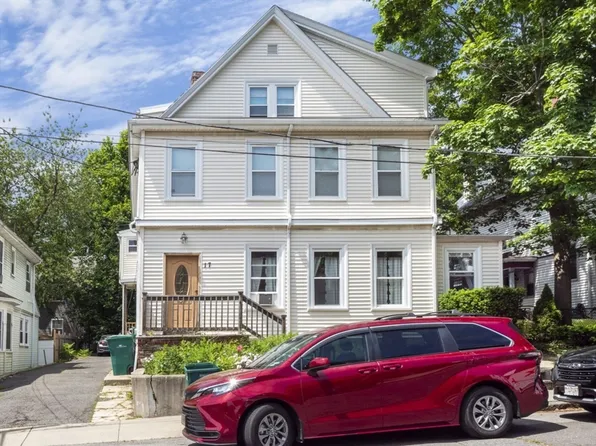 17 Kensington Park APT 3, Lynn, MA 01902