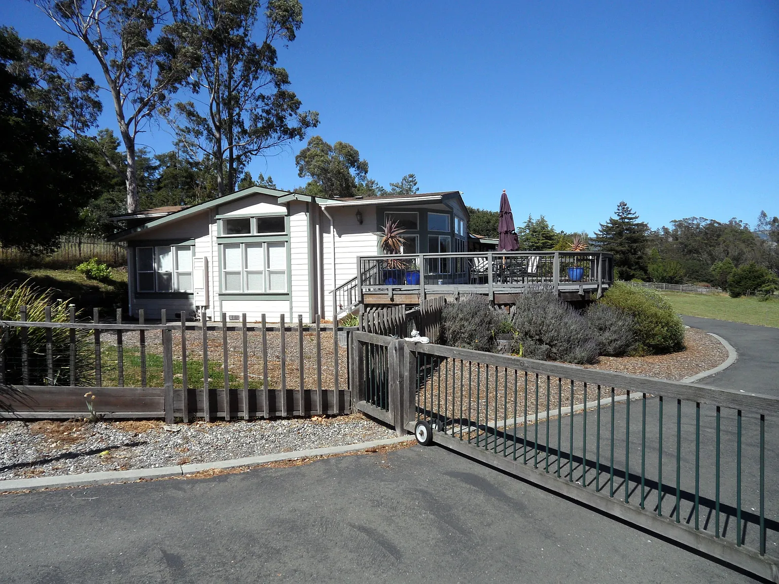 9727 Kelly Ln photo 1