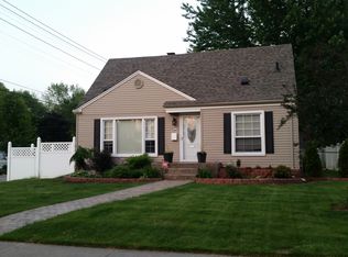 2280 Thomas Ave, Berkley, MI 48072