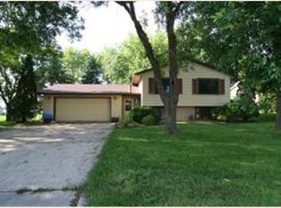 660 Lynwood Dr, Owatonna, MN 55060